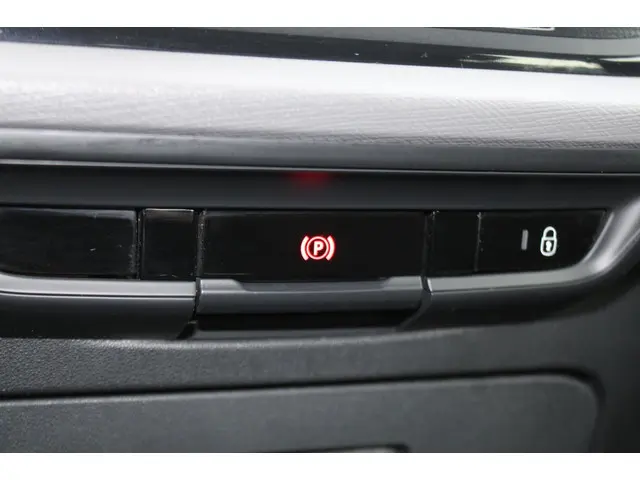 Citroën Grand C4 Picasso 1.2 PureTech Start 2018 Benzine 23