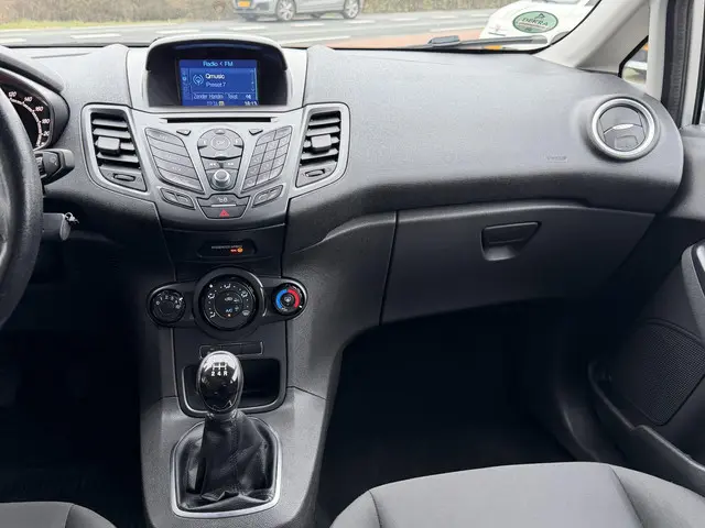 Ford Fiesta 1.0 Style 2015 Benzine 29