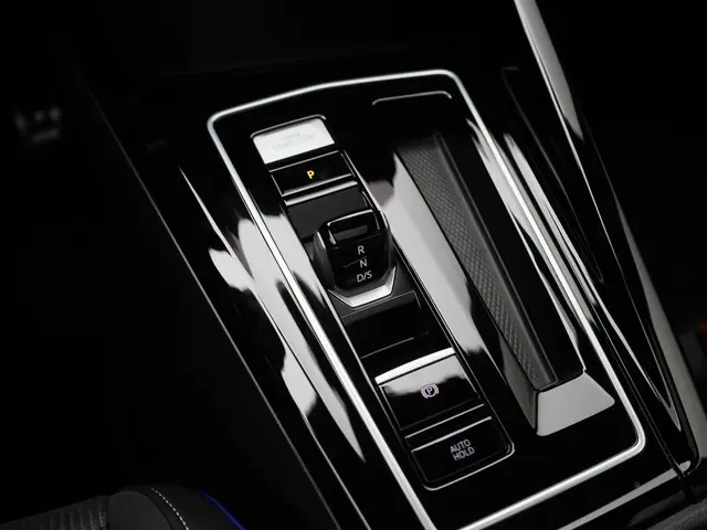 Volkswagen Golf 1.5eTSI/150PK R-Line DSG 2025 Benzine 16