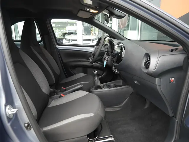 Toyota Aygo X 1.0 VVT-i MT Play 2024 Benzine 14