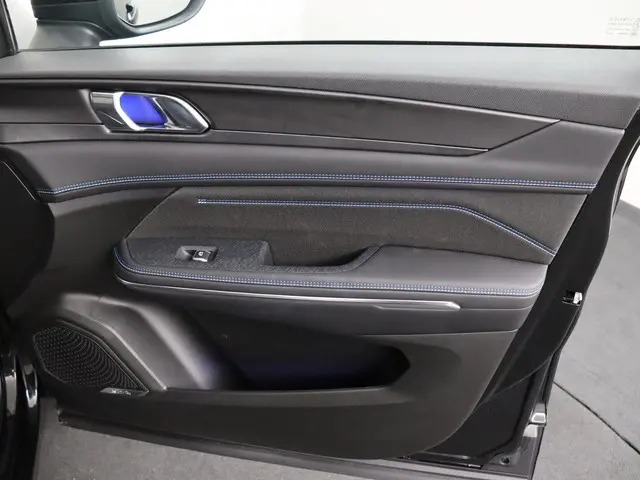 Lynk & Co 01 1.5 2023 Hybride Benzine 38