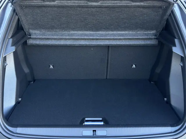 Peugeot 2008 1.2 Hybrid 145 GT 2026 Hybride Benzine 9