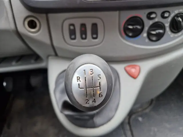 Opel Vivaro 2.0 CDTI L1H1 2015 Diesel 12