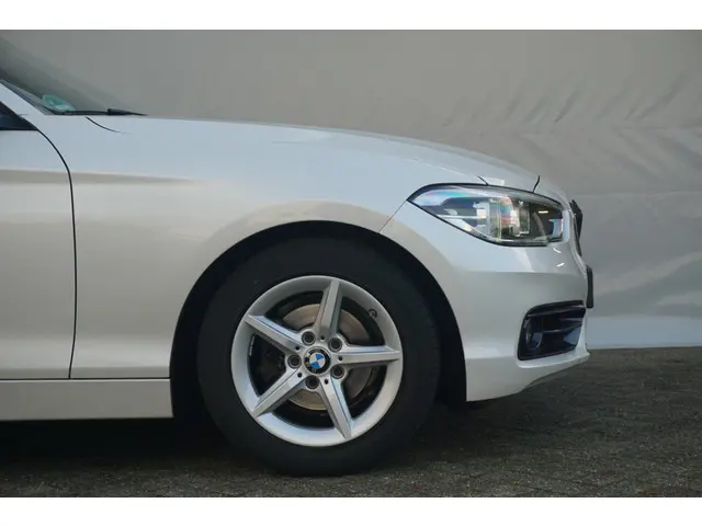 BMW 1 Serie 118i 2018 Benzine 6