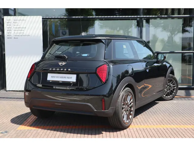 MINI 3-Deurs Cooper C 2024 Benzine 3