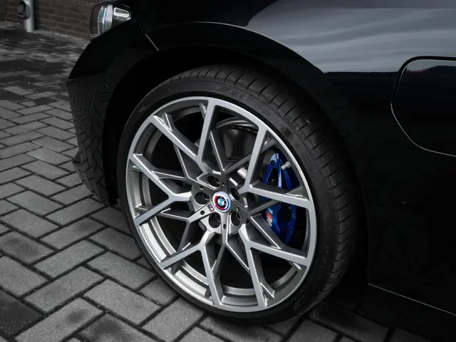 BMW 3 Serie Touring 330e 2022 Hybride Benzine 8