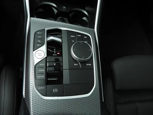 BMW 3 Serie Touring 330e 2025 Hybride Benzine 52