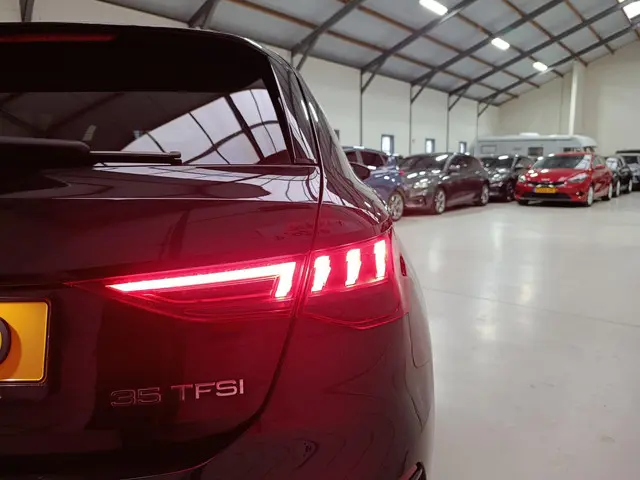 Audi A3 Sportback 35 TFSI edition one 2020 Benzine 12