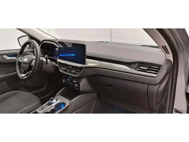 Ford Kuga 2.5 FHEV Titanium 2025 Hybride Benzine 26