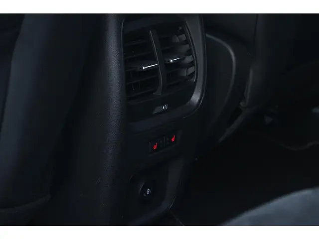 Ford Kuga 2.5 FHEV Active X 2024 Hybride Benzine 24