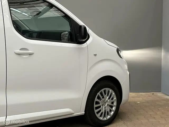 Peugeot Expert 2.0 BlueHDi 145 S&S EAT8 L3 2023 Diesel 11