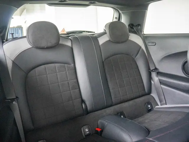 MINI 3-Deurs John Cooper Works Aut. 2020 Benzine 10