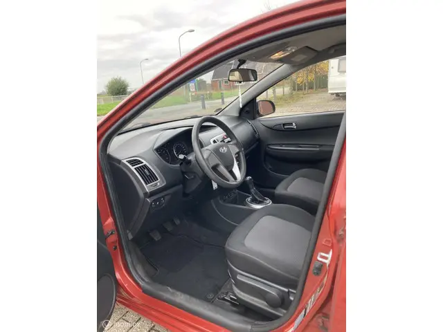 Hyundai i20 1.2i i-Drive 2013 Benzine 15
