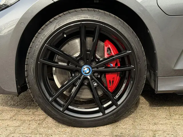 BMW 3 Serie Touring 330e xDrive 2022 Hybride Benzine 13