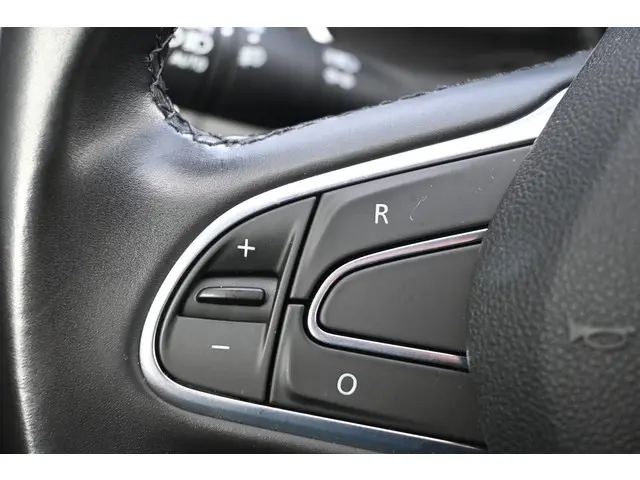 Renault Talisman Estate 1.3 TCe Limited 2020 Benzine 30