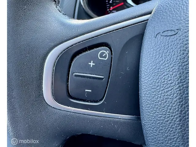 Renault Clio 0.9 TCe Limited 2017 Benzine 24