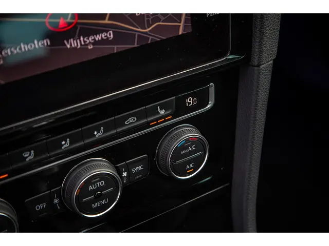 Volkswagen Golf 2.0 TSI 4Motion R 2017 Benzine 18