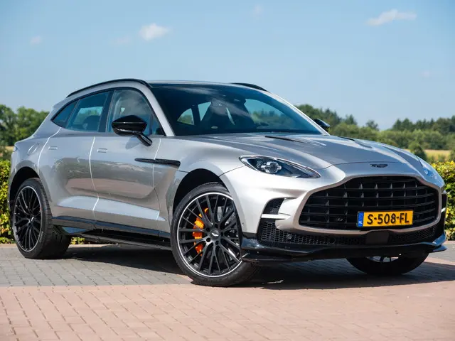 Aston Martin DBX 4.0 V8 707 2023 Benzine 13