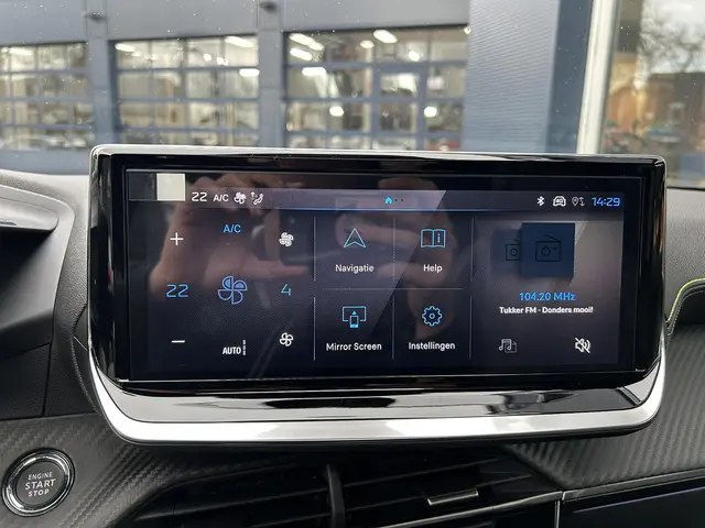 Peugeot 2008 1.2 Hybrid 145 PK GT 2025 Hybride Benzine 19