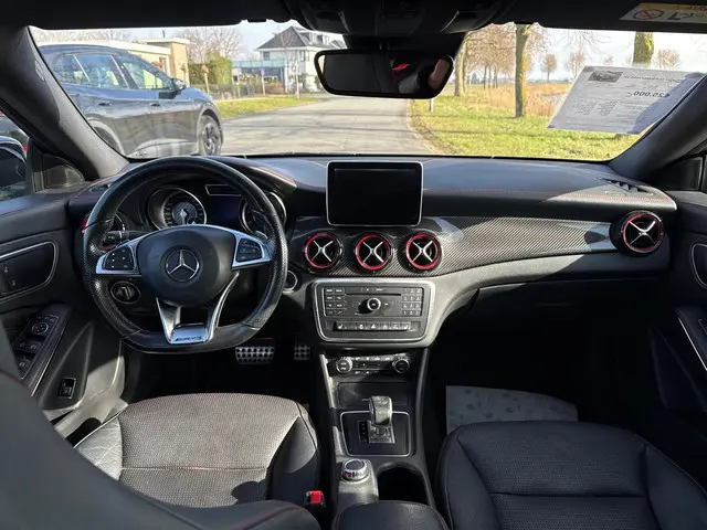 Mercedes-Benz CLA AMG 45 4MATIC 2015 Benzine 9