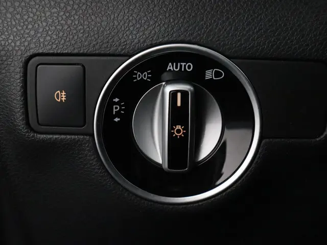 Mercedes-Benz B-Klasse 180 Prestige 2014 Benzine 16