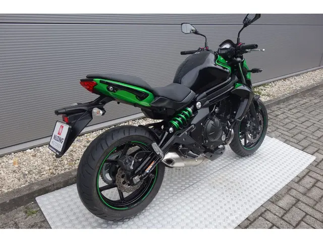 Kawasaki ER6-N ABS 2016 Benzine 3