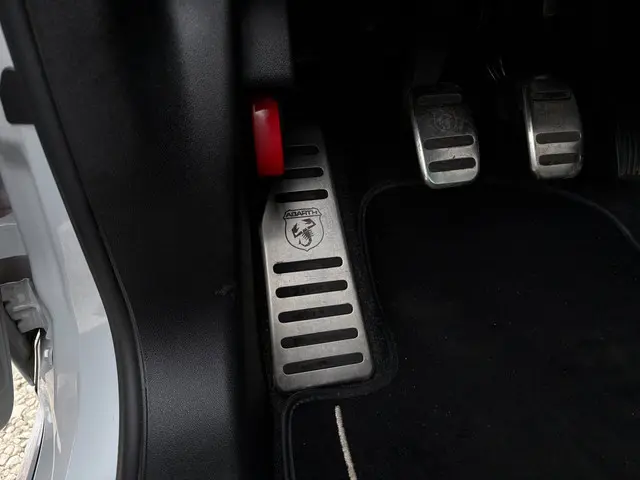 Fiat 500 1.4 T-Jet Abarth 595 SPORT 2016 Benzine 17