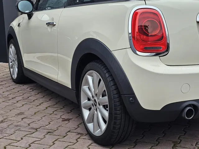 MINI Cooper Mini 1.5 Business 2015 Benzine 14