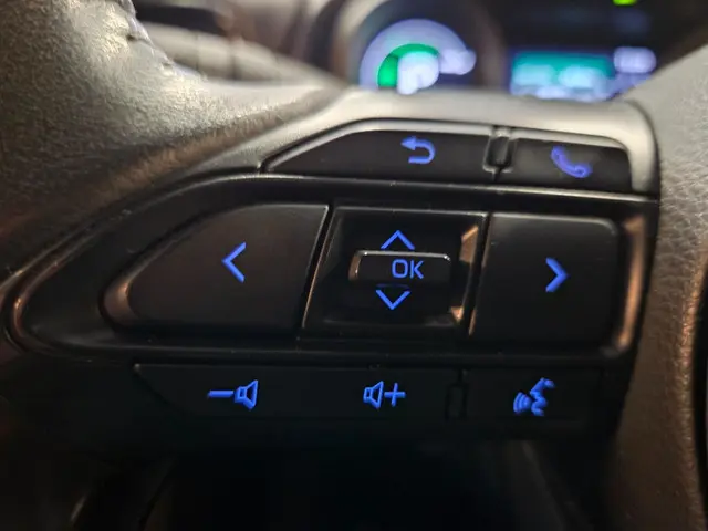 Toyota Yaris 1.5 Hybrid Dynamic 2020 Hybride Benzine 18