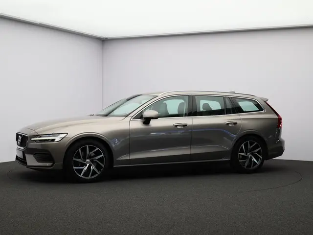 Volvo V60 2.0 T4 Momentum Pro 2020 Benzine 26