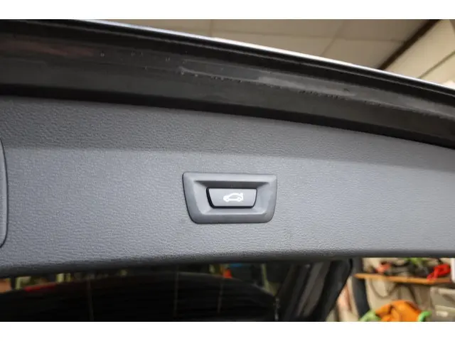 BMW X1 SDrive18i High ExecutiveM-Sport 2021 Benzine 16