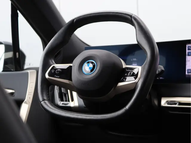 BMW iX xDrive40 High Executive 77 kWh 2021 Elektrisch 19