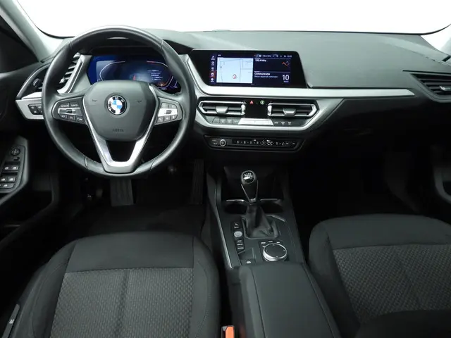 BMW 1 Serie 5-deurs 116i 2020 Benzine 10