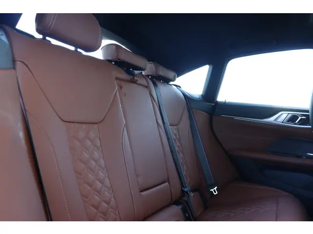 BMW i4 eDrive40 High Executive 2024 Elektrisch 14