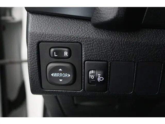 Toyota Auris 1.8 Hybrid Lease 2013 Hybride Benzine 29