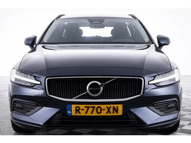 Volvo V60 2.0 B4 Core | Trekhaak | NAVI | Automaat 2022 Benzine 19