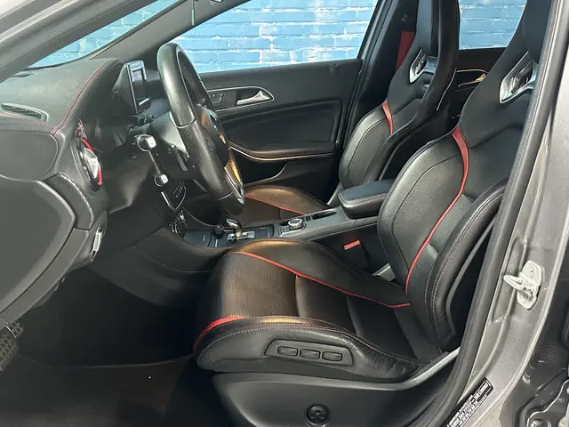 Mercedes-Benz A-Klasse AMG 45 4MATIC 2015 Benzine 9