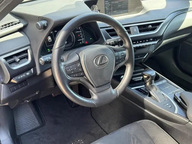 Lexus UX 250h Preference Line 2022 Hybride Benzine 15