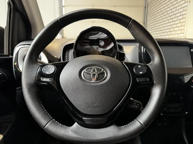 Toyota Aygo 1.0 VVT-i x-joy 2018 Benzine 17