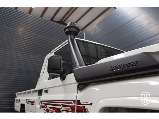 Toyota Land Cruiser GRJ79 Single Cab M/T 2024 Benzine 16