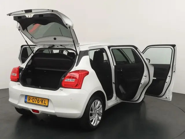 Suzuki Swift 1.2 Select Smart Hybrid 2022 Benzine 23