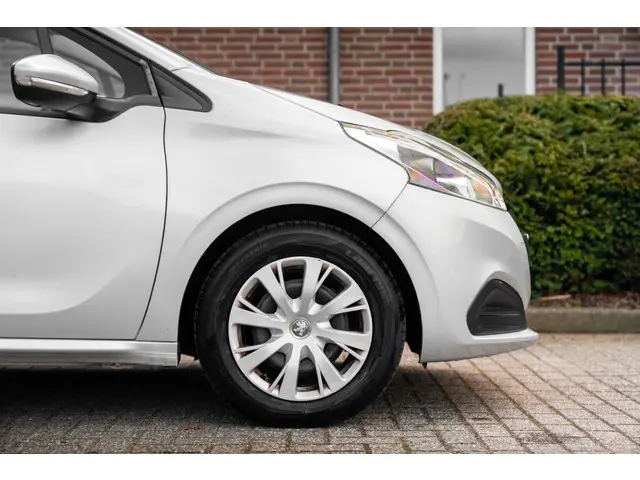 Peugeot 208 1.2 PureTech Active Trekhaak 2017 Benzine 4