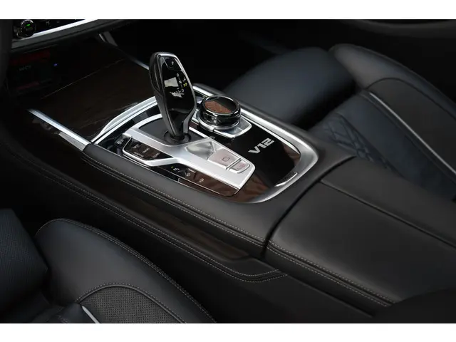 BMW 7 Serie M760Li xDrive 2019 Benzine 93