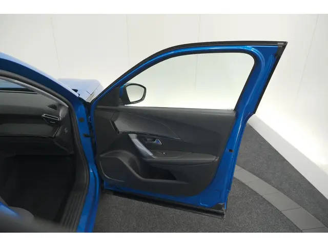 Peugeot 2008 PureTech 130 Allure 2020 Benzine 65