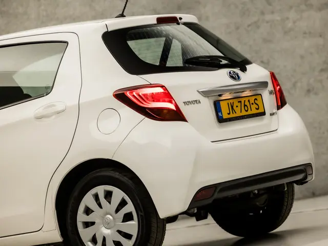Toyota Yaris 1.5 Hybrid Sport 2016 Hybride Benzine 11