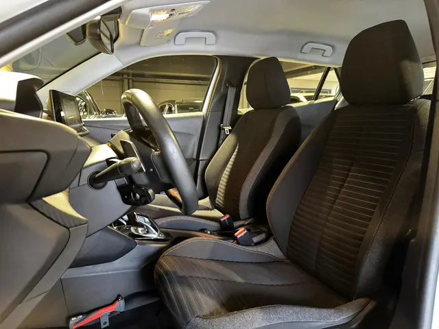 Peugeot 2008 1.2 Blue Lease Active 2021 Benzine 22