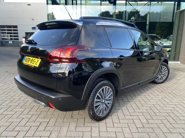 Peugeot 2008 1.2 PureTech GT-Line 2019 Benzine 4