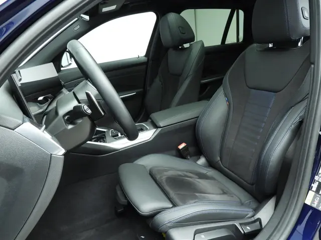 BMW 3 Serie Touring 330e xDrive 2024 Hybride Benzine 7