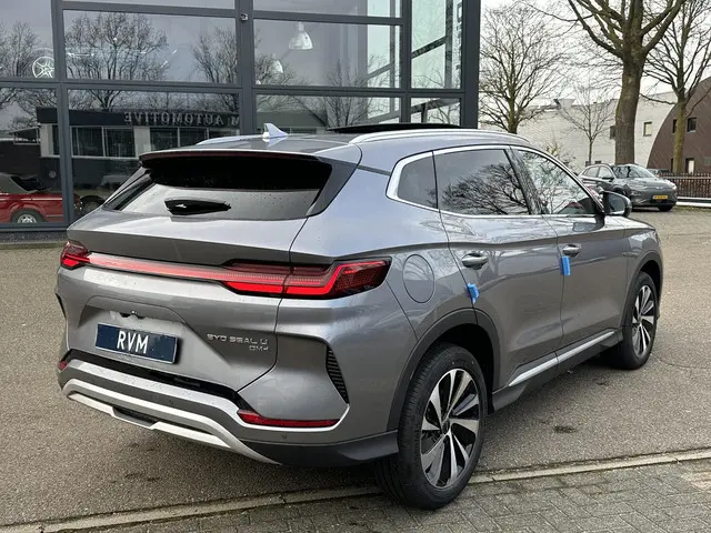 BYD SEAL U 1.5 DM-i FWD Comfort 2025 Hybride Benzine 6