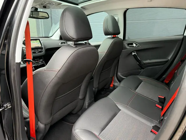 Peugeot 208 1.2 PureTech Roland Garros 2016 Benzine 13